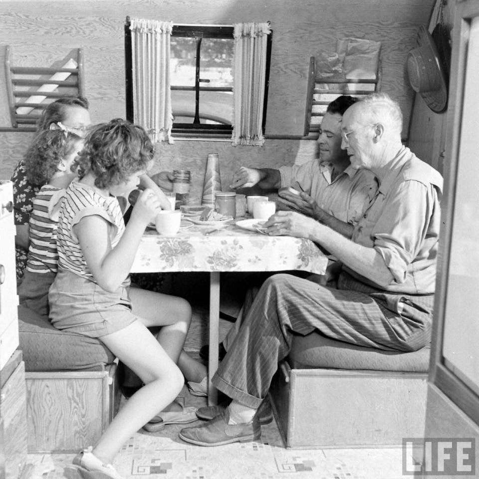 Allan Grant’s Lost Photos from Route 30: A Visual Journey Through Nebraska and Wyoming After World War II