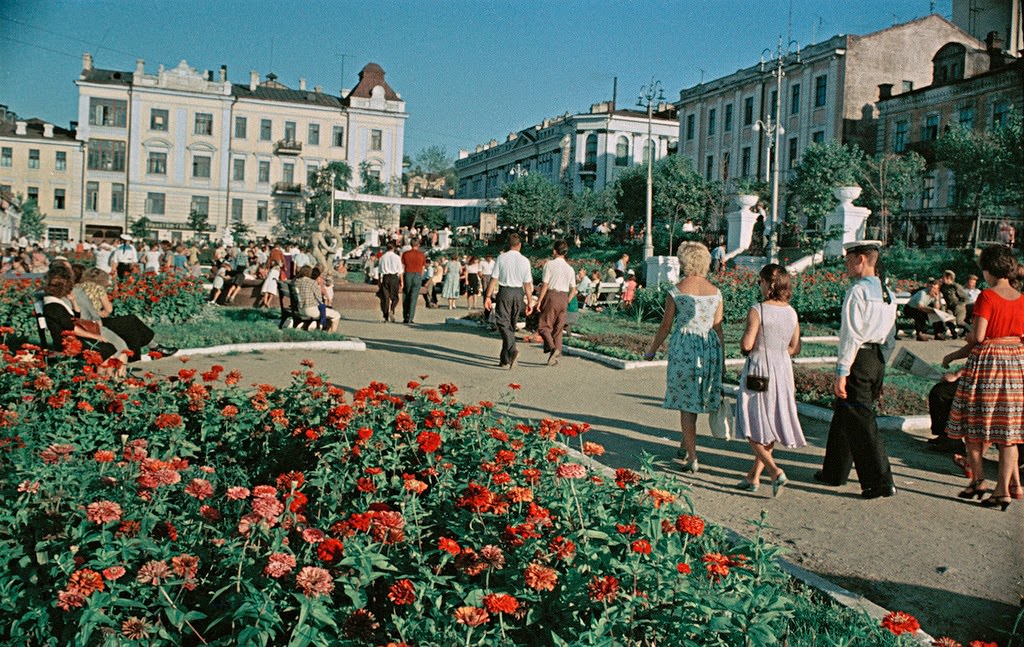 The 1950s in High Definition: Seeing the Soviet Union Through the Lens of Semyon Fridland