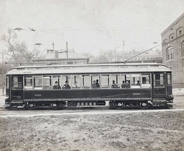 First semi-convertible car, Boston Elevated Railway, 1900