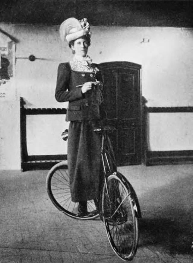 When Cycling Was a Circus Act: Historical Photos of the Stunt Bikers from the Early 1900s