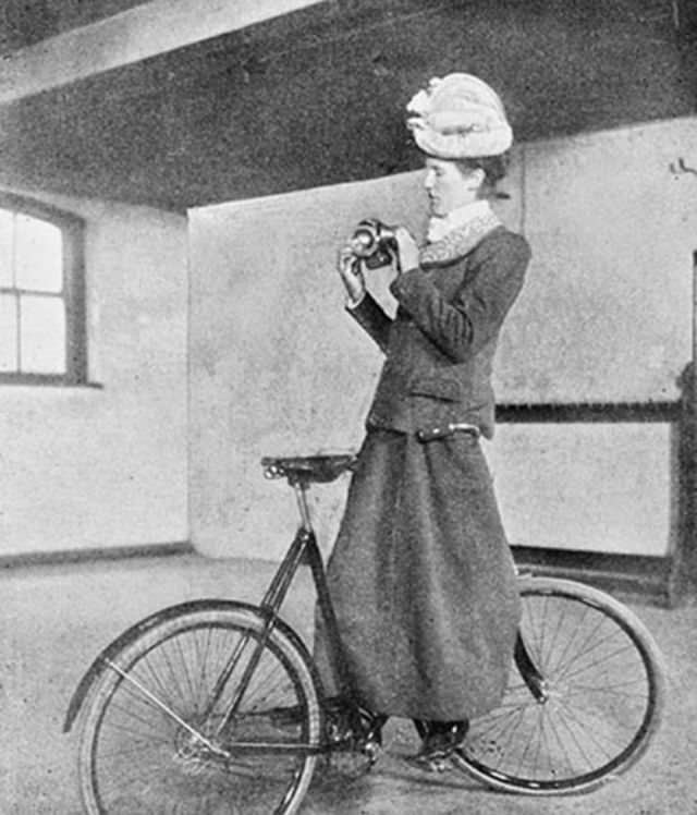 When Cycling Was a Circus Act: Historical Photos of the Stunt Bikers from the Early 1900s