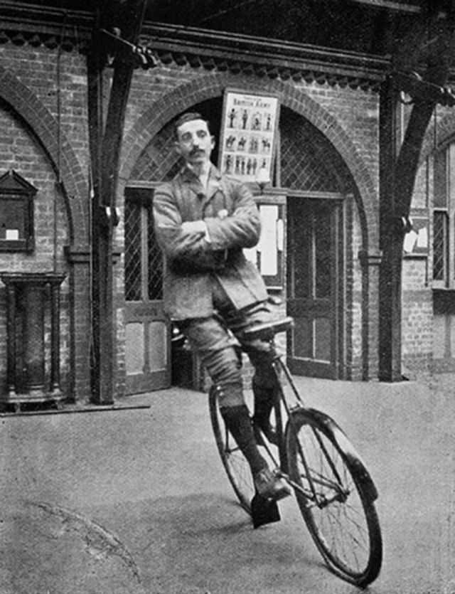 When Cycling Was a Circus Act: Historical Photos of the Stunt Bikers from the Early 1900s