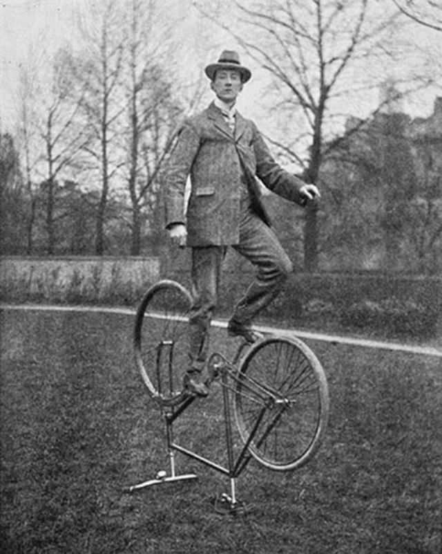 When Cycling Was a Circus Act: Historical Photos of the Stunt Bikers from the Early 1900s