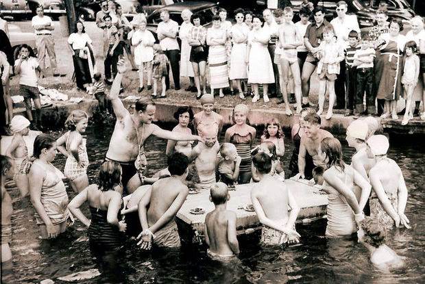 Pie-eating contest at a water carnival in Lake Hopatcong, 1950