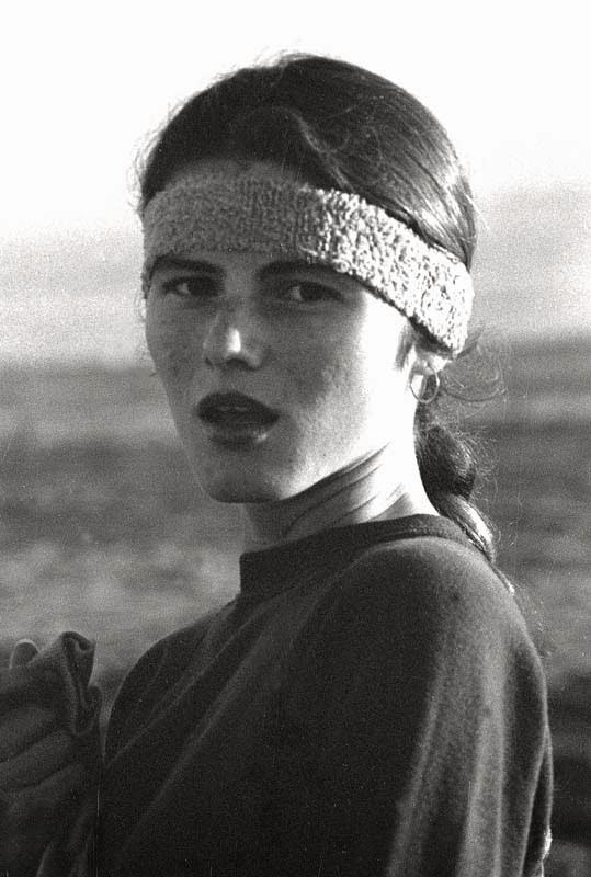 Wonderful Vintage Photographs of Teenagers Hanging Out at Venice Beach in the 1970s