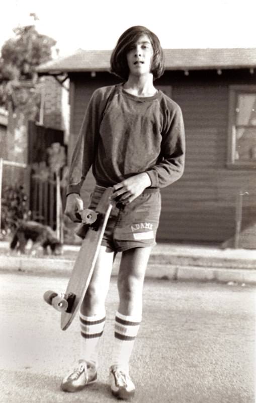 Wonderful Vintage Photographs of Teenagers Hanging Out at Venice Beach in the 1970s