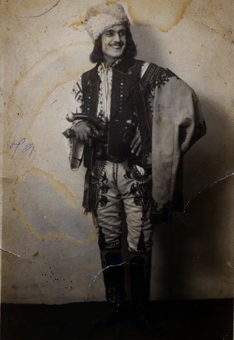 When the Shooting Stopped: Rare Photos of Soldiers of WWI Singing, Playing, and Living