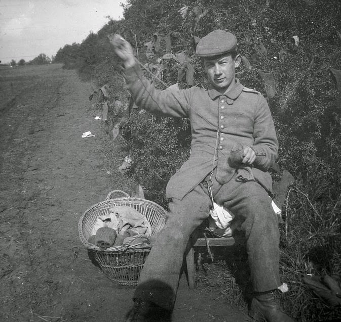 When the Shooting Stopped: Rare Photos of Soldiers of WWI Singing, Playing, and Living