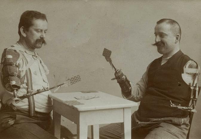 When the Shooting Stopped: Rare Photos of Soldiers of WWI Singing, Playing, and Living