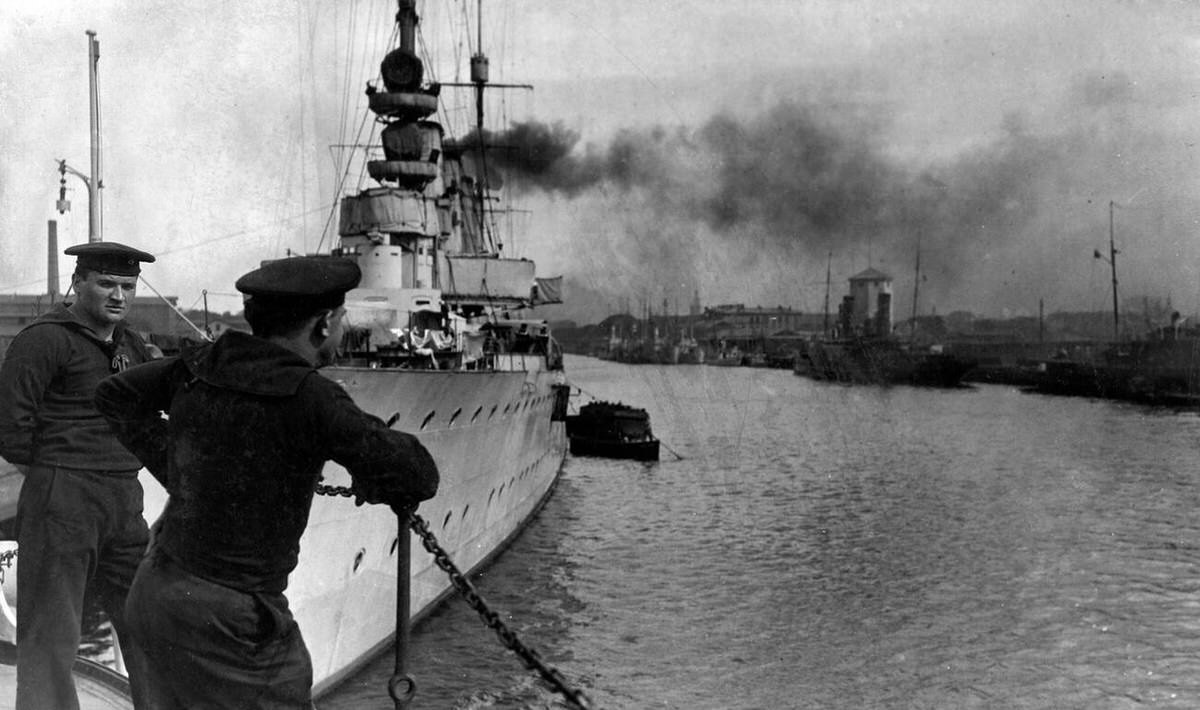 German troops on the Baltic Sea, 1916.