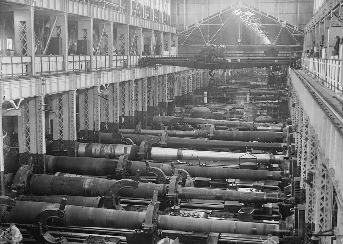 U.S. Navy Yard, Washington, D.C., the Big Gun section of the shops, 1917.