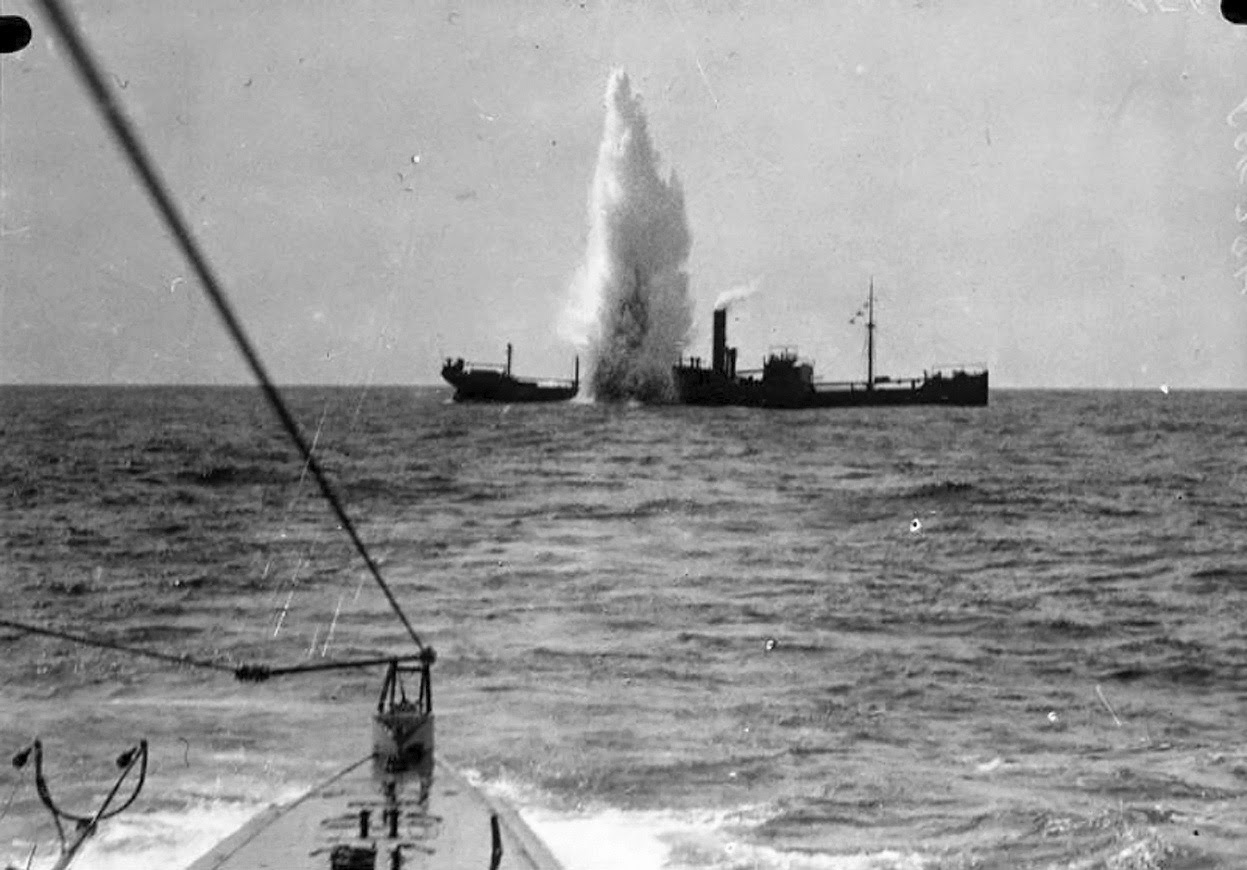British cargo ship SS Maplewood under attack by German submarine SM U-35, April 1917.