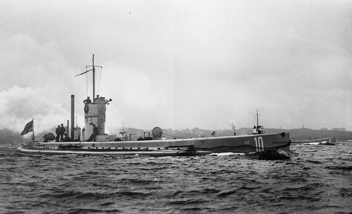 German Submarine "U-10" at full speed, 1918.