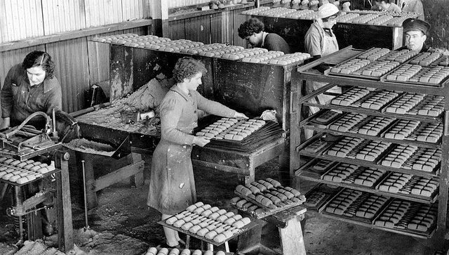 South Australian Women Working in Munitions Factory