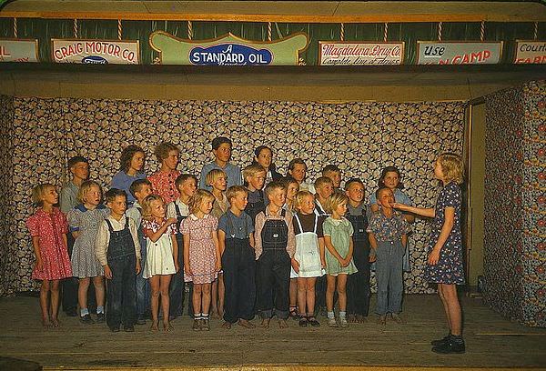 School children singing, Pie Town, New Mexico, 1940