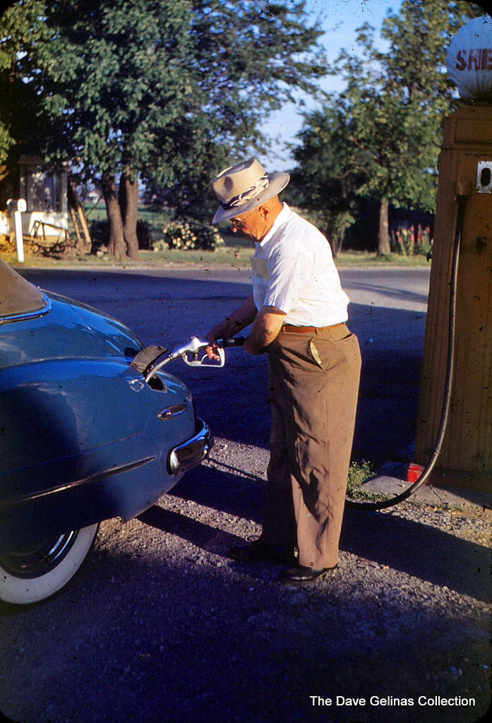 Shell Gas Pump, 1940s