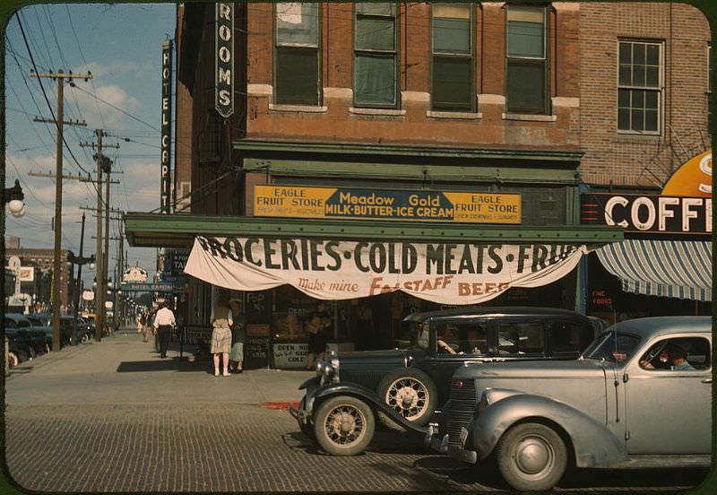 Eagle Fruit Store, Lincoln, Nebraska, 1940s