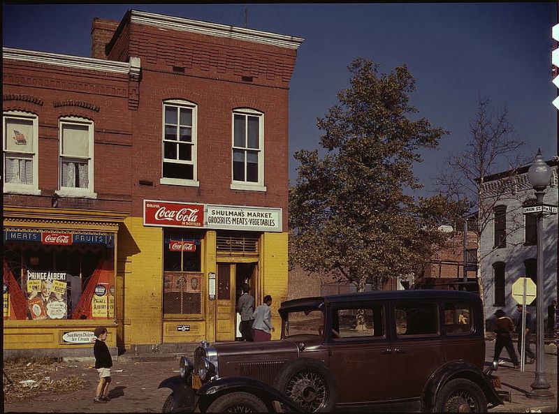Shulman's Market on N at Union St. S.W., Washington, D.C., 1940s