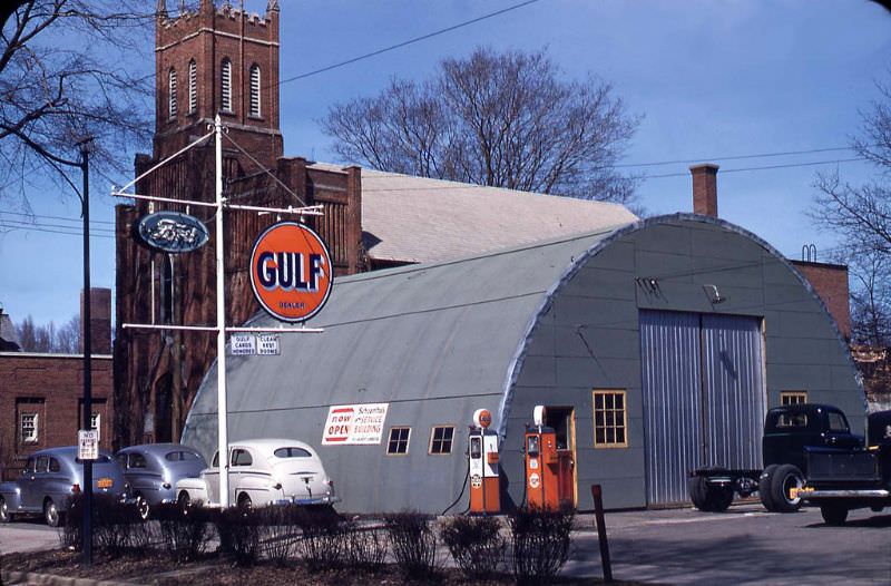 Shoemanthal's Gulf station and garage, Fredonia, New York, 1948