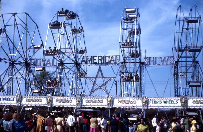 Ferris wheels of Royal American shows at the fair, Tampa, Florida, 1946