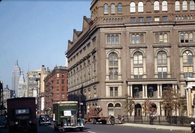 Up 4th Ave. from Astor Place, Cooper Union at right, New York City, 1942