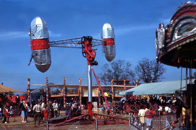 Royal American shows at the fair, Tampa, Florida, 1946