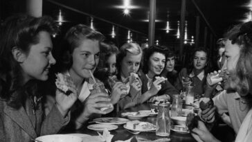 American Teenage Girls 1940s