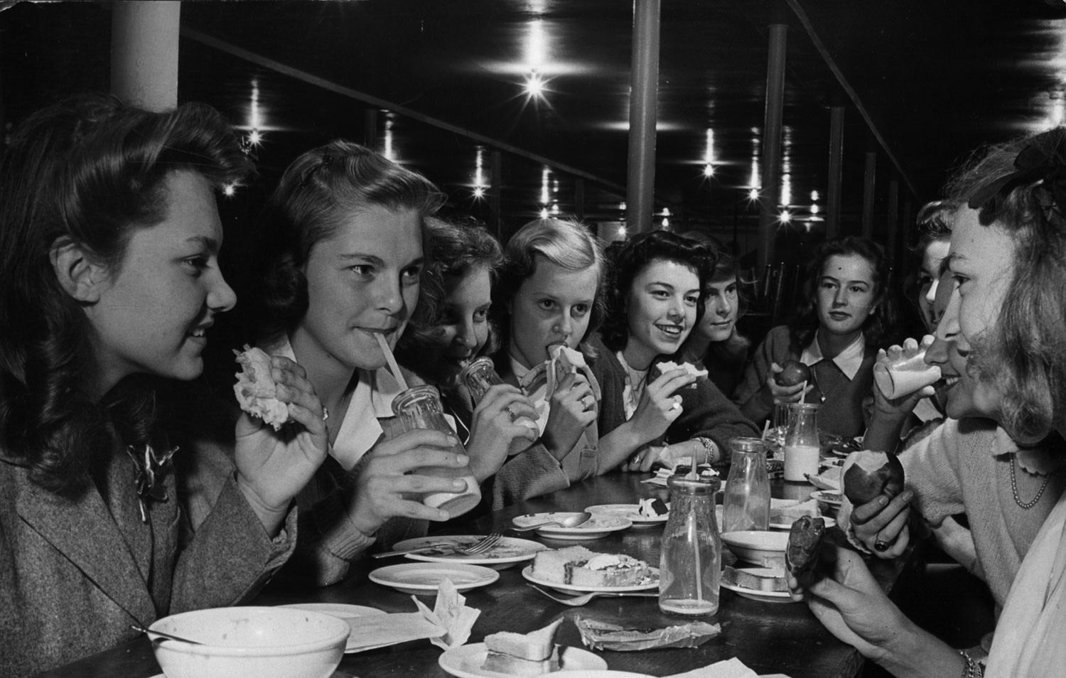 American Teenage Girls 1940s