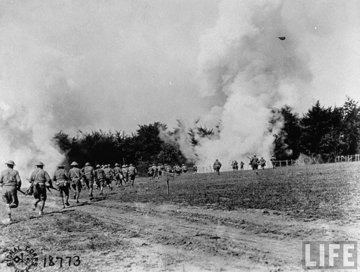 American soldiers of K & M Companies, 326th Inf., 82nd Div. advancing on German positions during World War I.