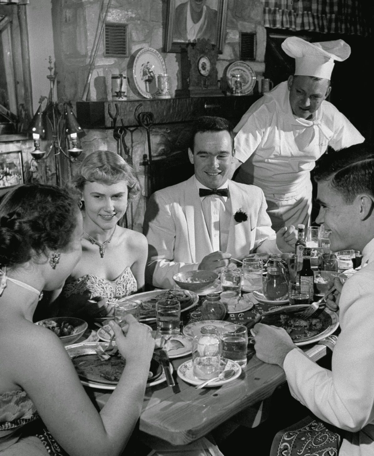 Mike Sweeney, Harold Riley, Pat Marsh, and Nita Wheeler at the Red Barn restaurant, 1954