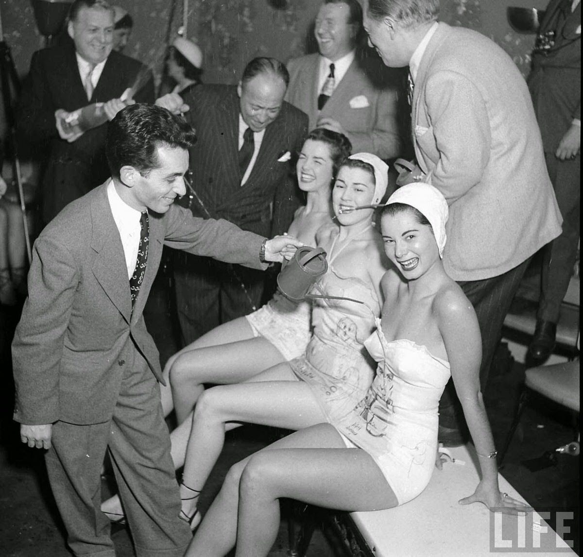 Inside the Wild 1950 ‘Ball-Point Bathing Suits’ Party: When Fashion Met Cartoon Art