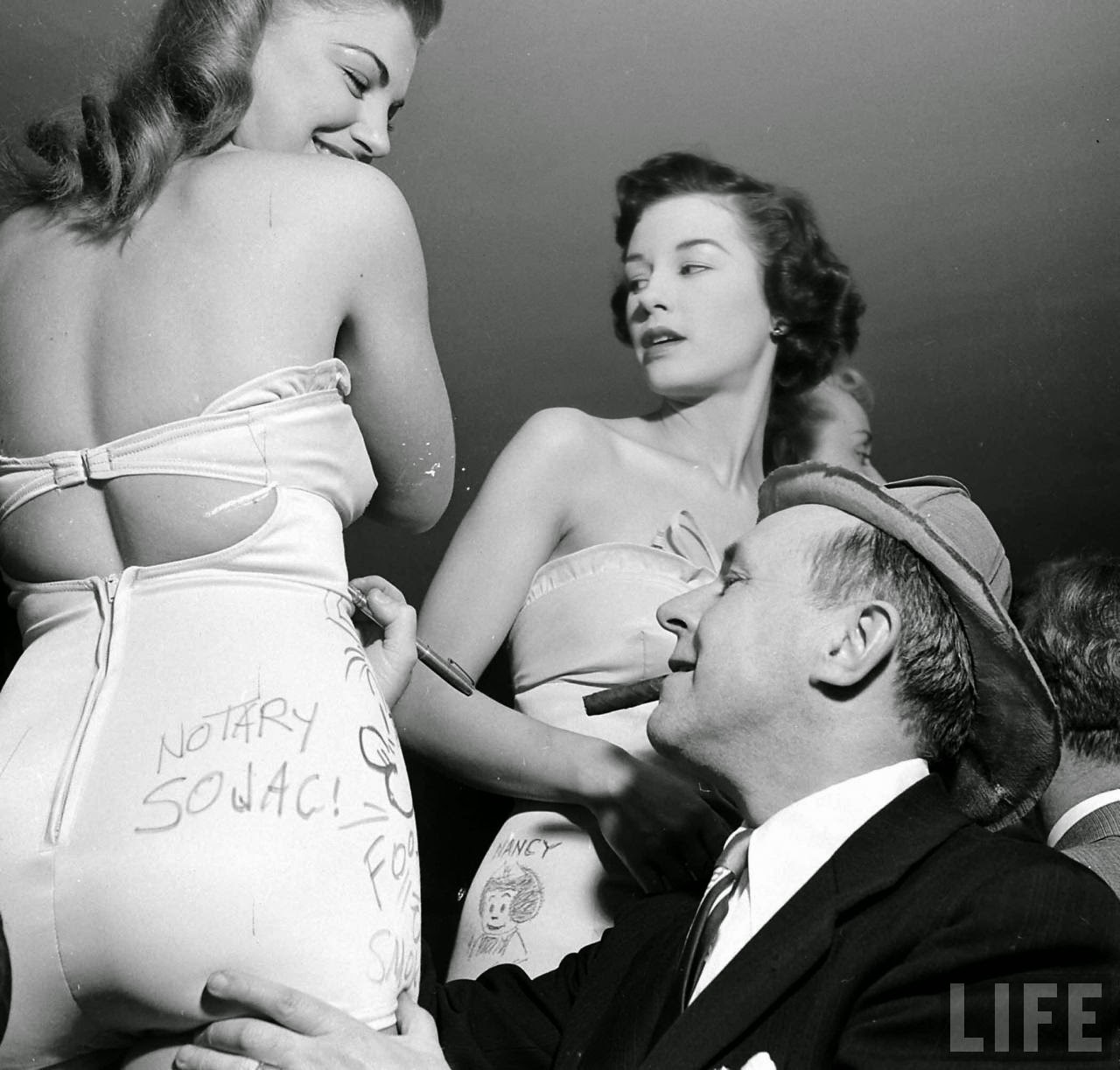 Inside the Wild 1950 ‘Ball-Point Bathing Suits’ Party: When Fashion Met Cartoon Art