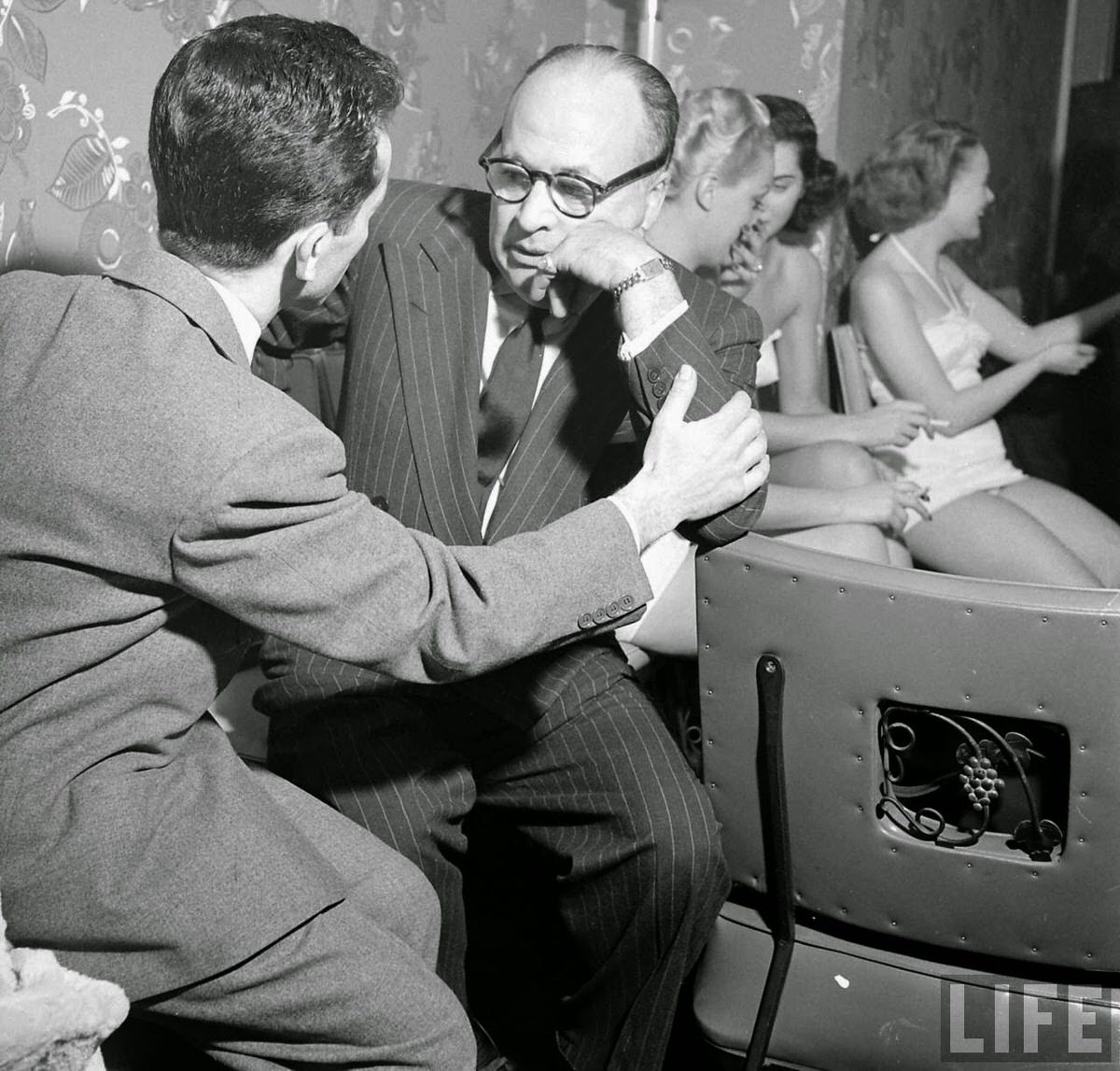 Inside the Wild 1950 ‘Ball-Point Bathing Suits’ Party: When Fashion Met Cartoon Art