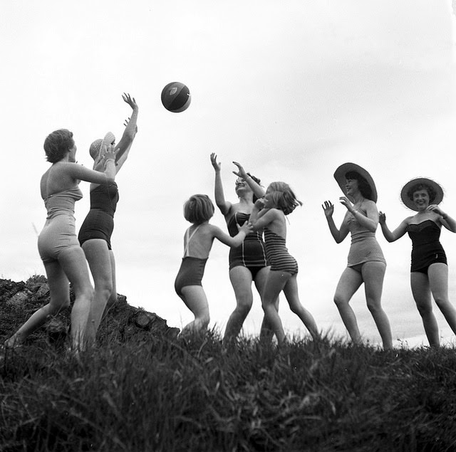 Bathing Beauties of Norway, 1954: Stunning Vintage Summer Photos