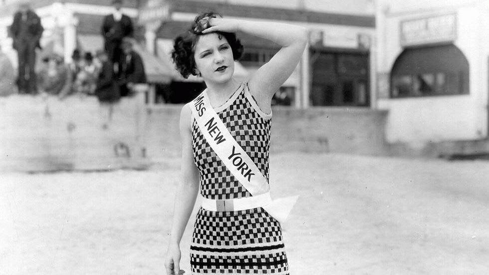 Actress Viola Dana on the beach, 1924