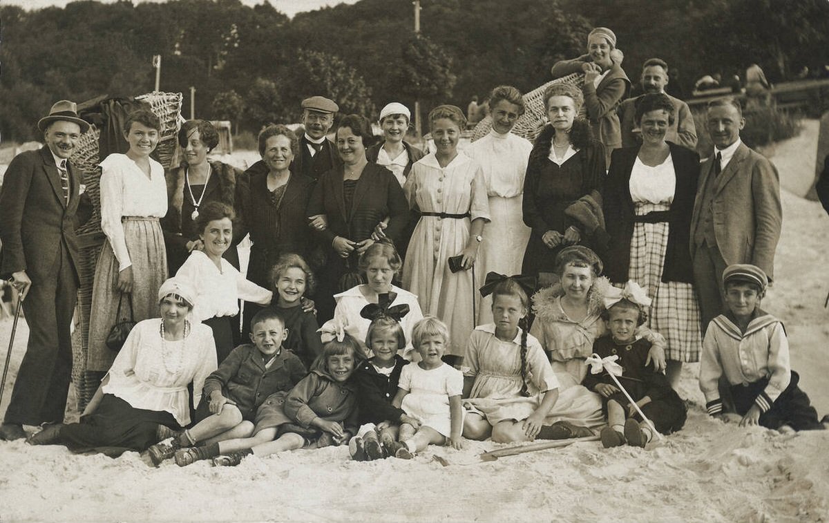 Group of people on the beach, 1920
