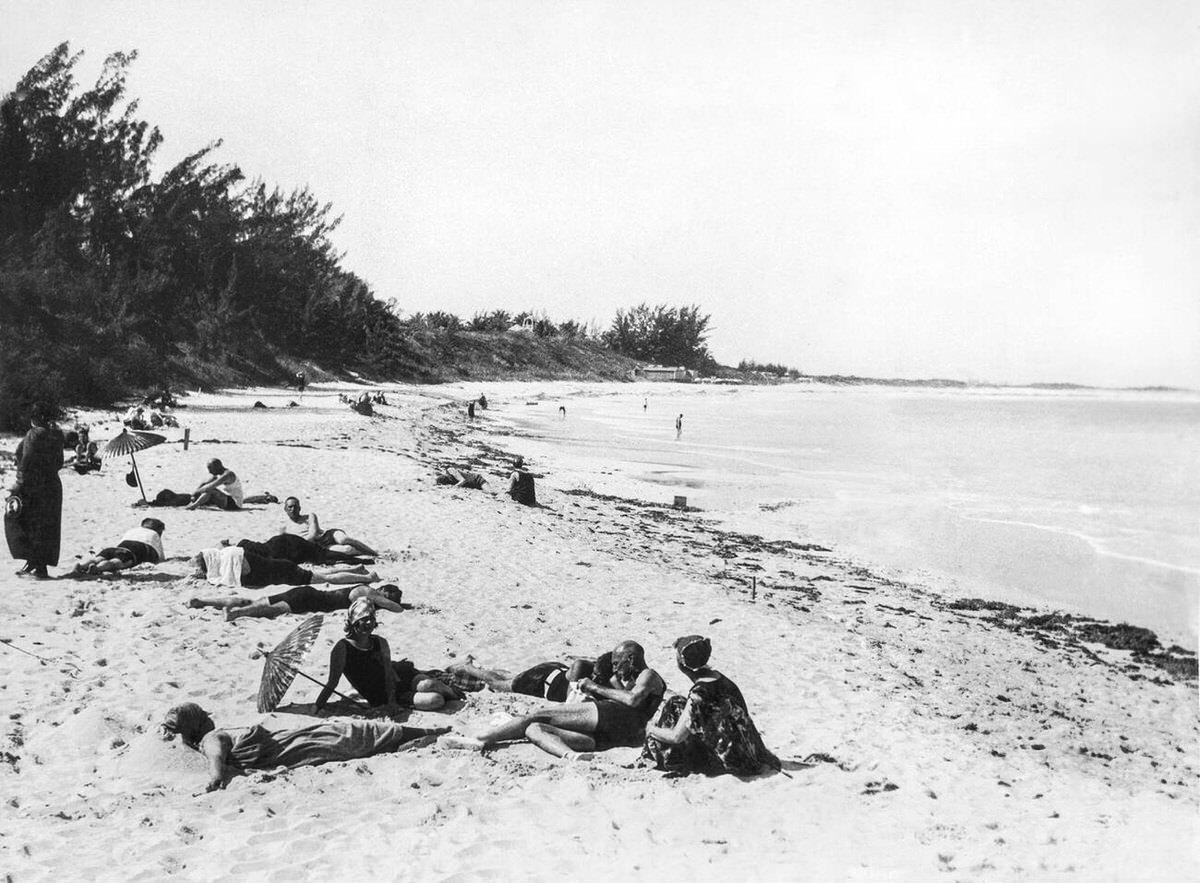 Vacationers on the beaches at Nassau, Bahamas, 1925