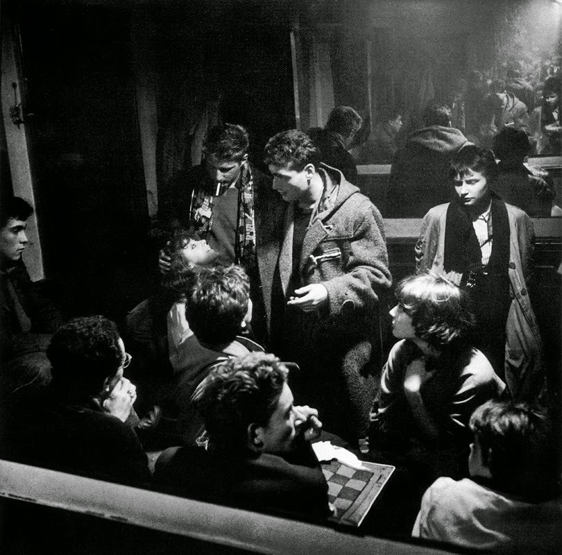 Amazing Vintage Photos of Bohemian Life in Paris in 1950