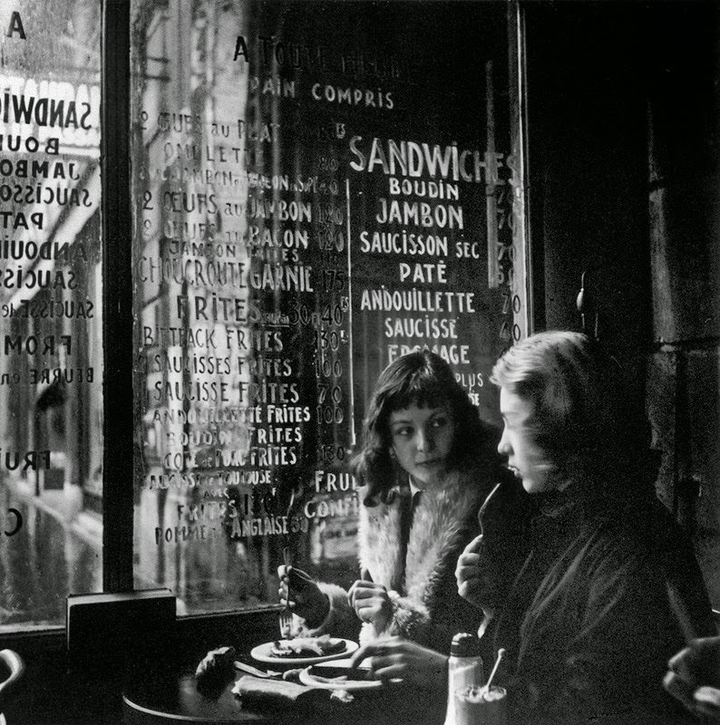 Amazing Vintage Photos of Bohemian Life in Paris in 1950