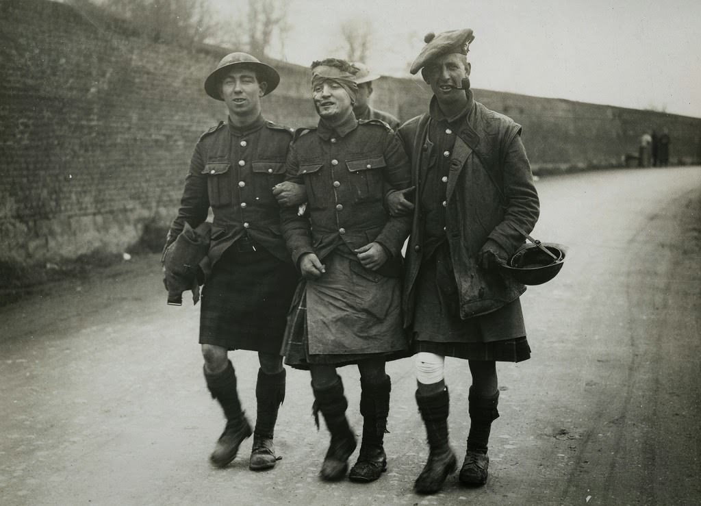 The German offensive - Walking wounded of the 51st Division, 1914.