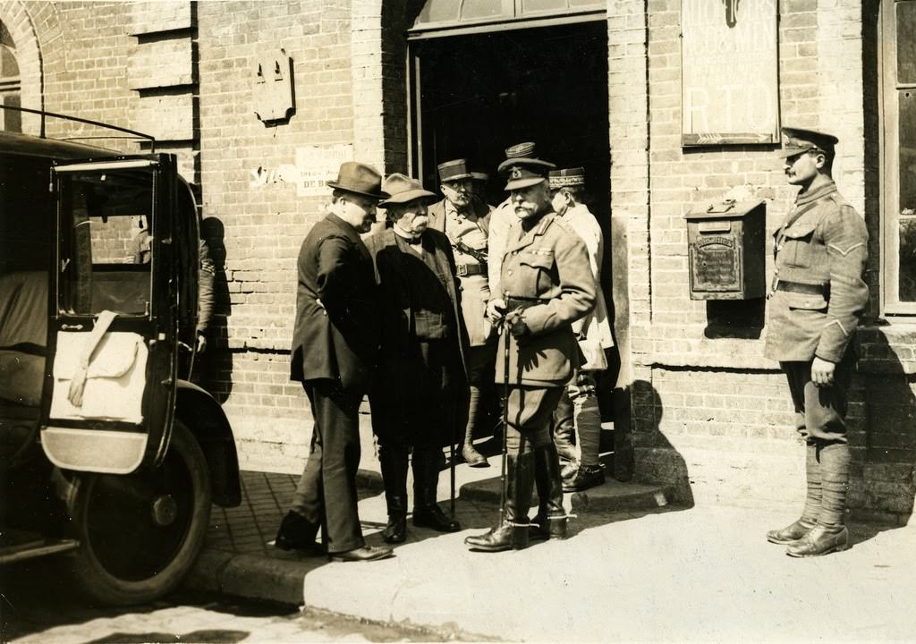 The German offensive - Field Marshall Sir Douglas Haig meets M. Clemenceau on the British Front, 1914.