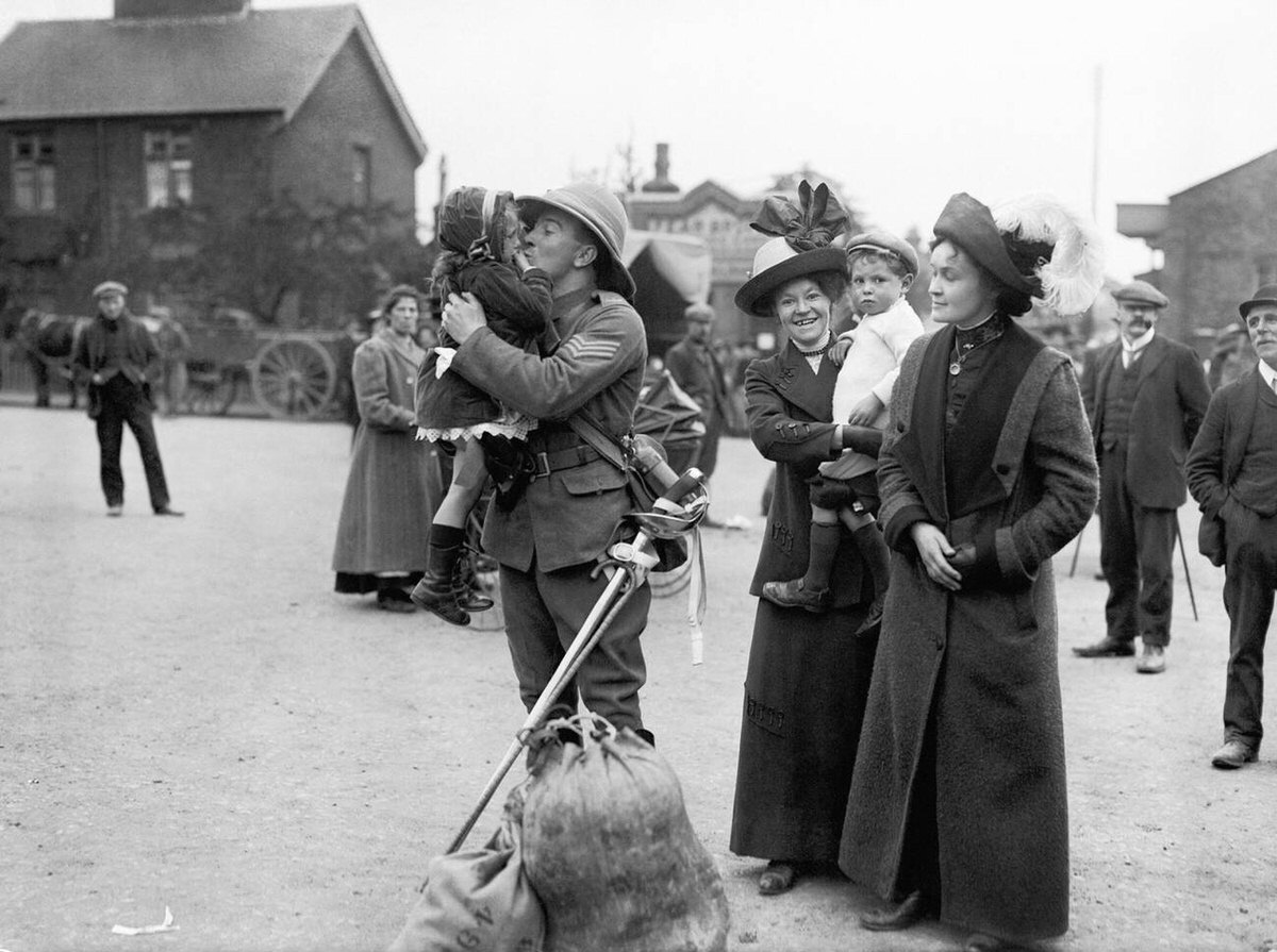 These Powerful Images Capture the British Western Front in France During World War I