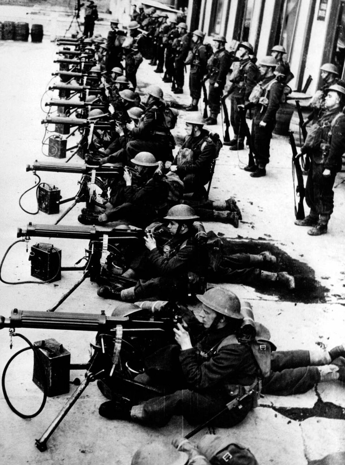 British machine gun division in France, 1940