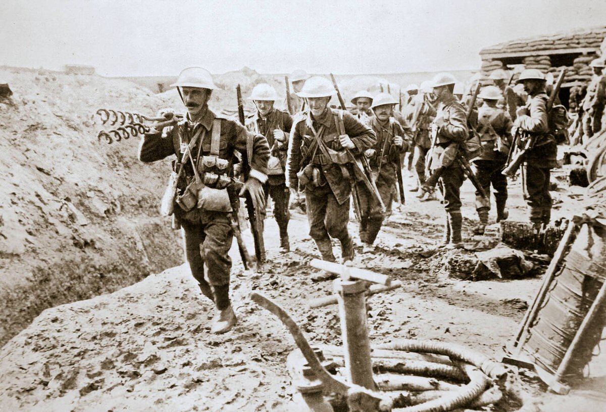 British wiring party going up to the trenches during the Somme campaign in France, 1916