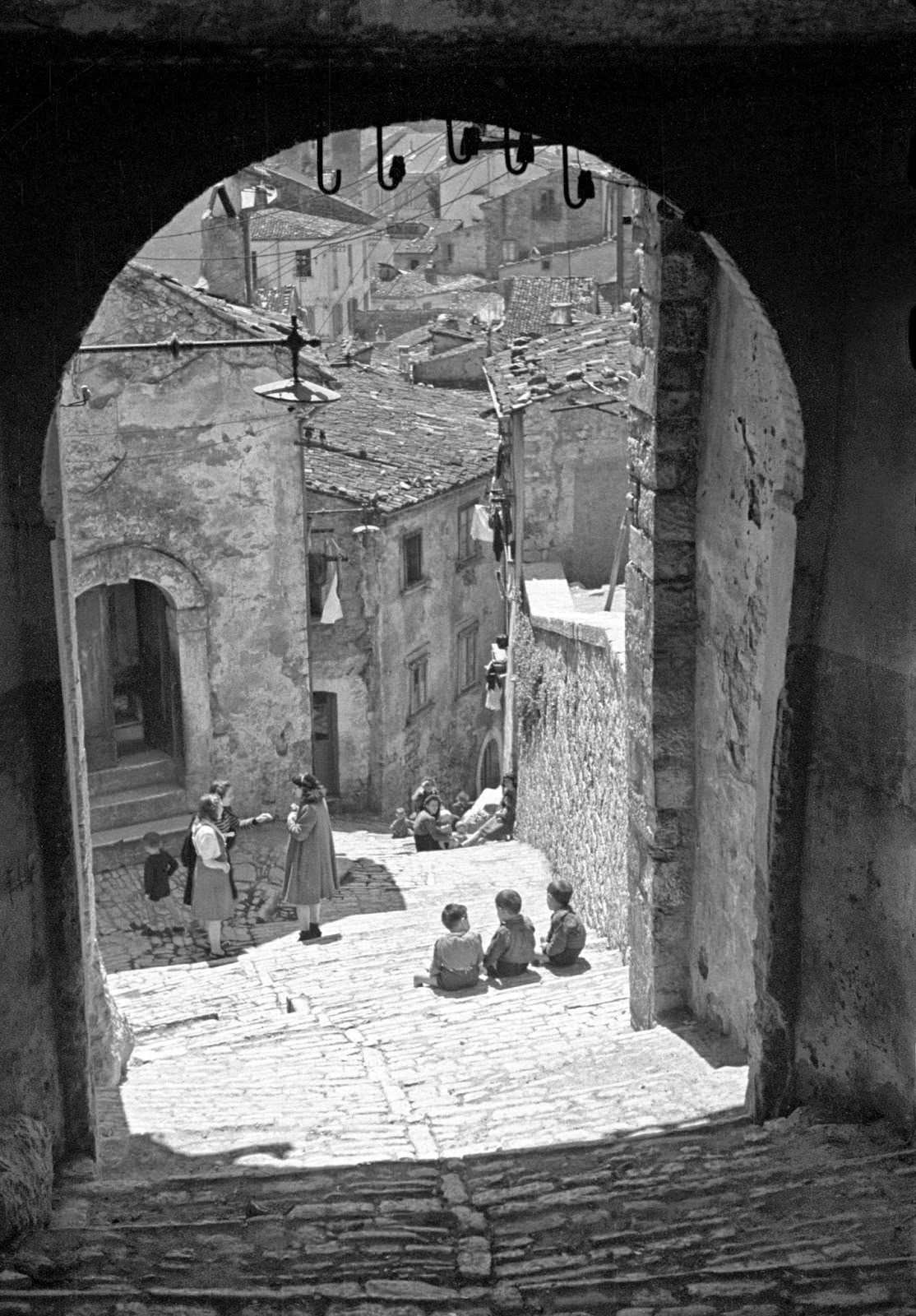 Impression of steep and narrow streets of old Campobasso.