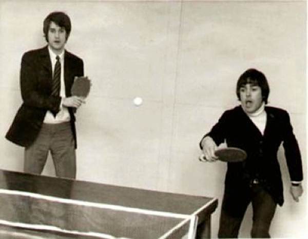 Ray Davies and John Dalton of the Kinks