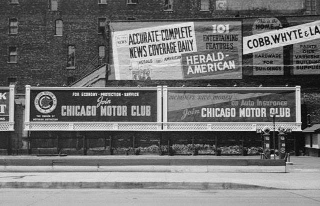 Chicago During WWII: Daily Life Captured in Powerful Vintage Photos