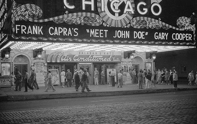 Chicago During WWII: Daily Life Captured in Powerful Vintage Photos