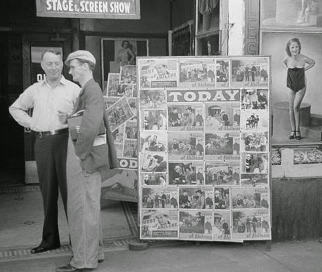 Chicago During WWII: Daily Life Captured in Powerful Vintage Photos