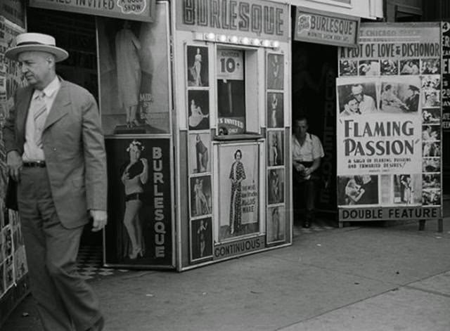Chicago During WWII: Daily Life Captured in Powerful Vintage Photos